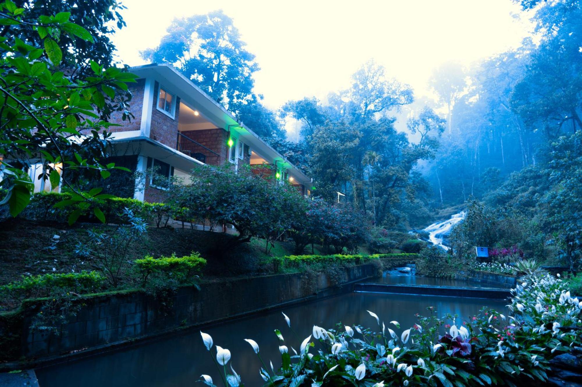 Falling Waters Munnar Kültér fotó